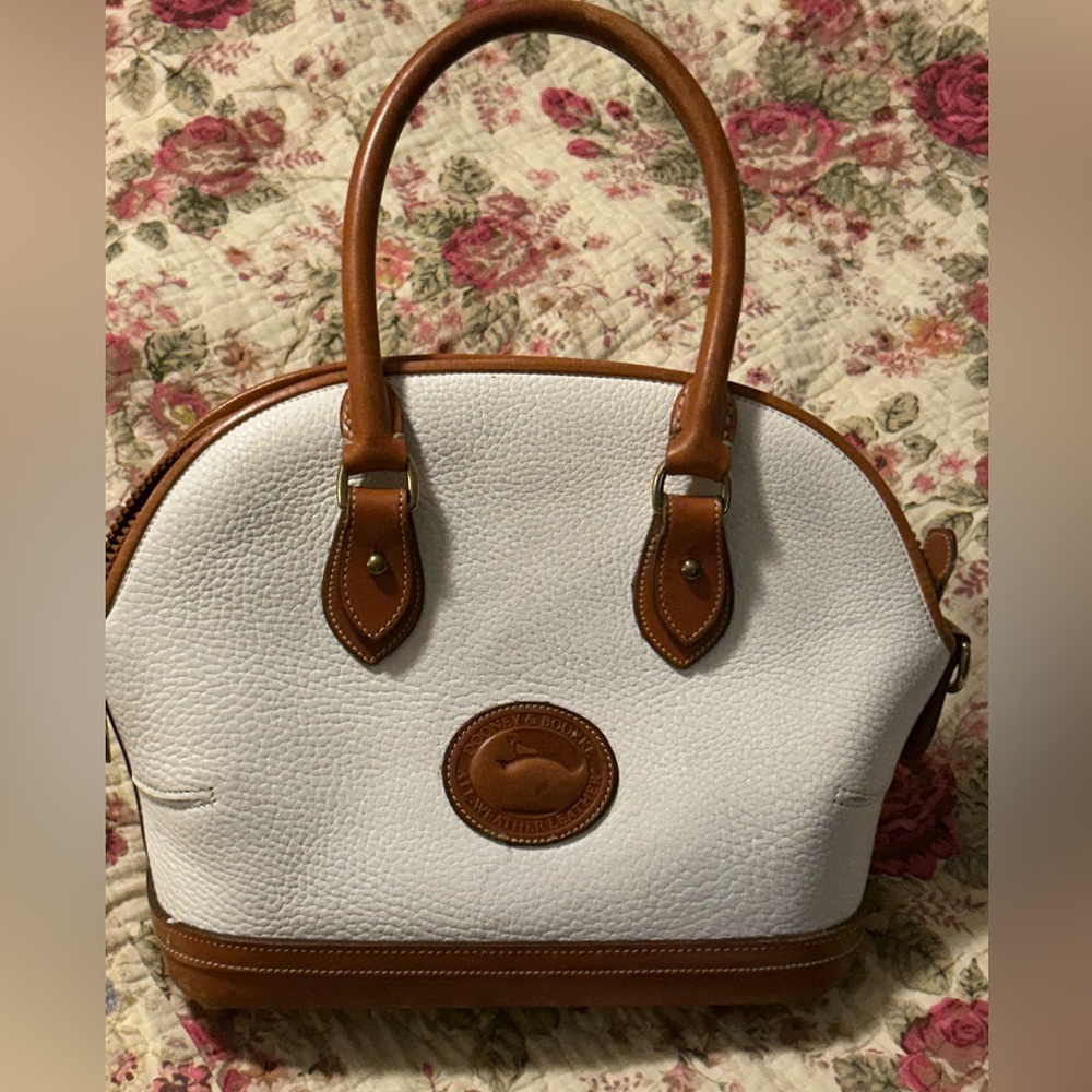 Leather Dooney and Burke. Elegant White and Brown Leather Handbag